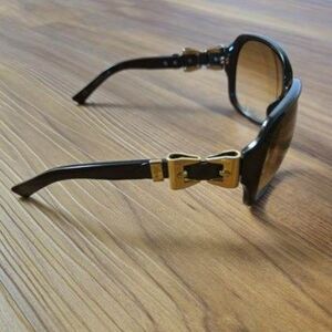 GUCCI QUEEN BOW SUNGLASSES